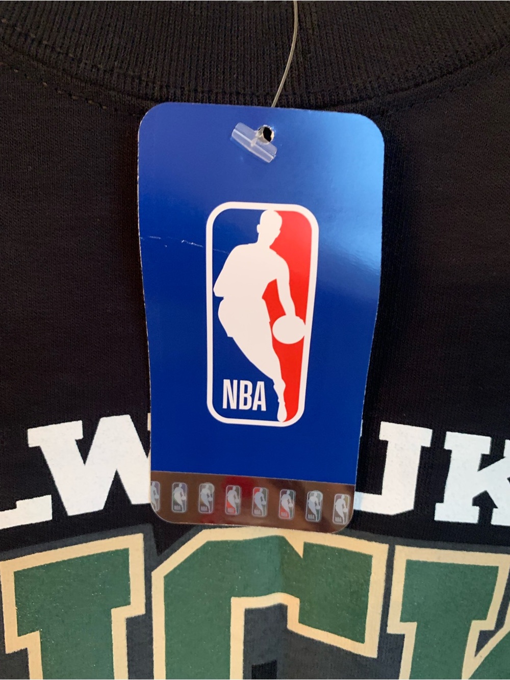NWT NBA Milwaukee Bucks Giannis Antetokounmpo #34 Black Graphic T-Shirt Size L - Picture 3 of 5